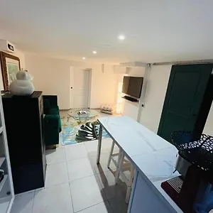 Appartement Chic And Peaceful Roissy Charles De Gaulle Airport 15mins-parc Des Expositions Villepinte 10mins- Disneyland 30mins, Tremblay-en-France